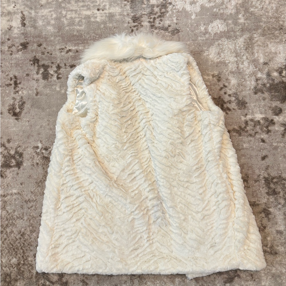 NWT HIGH QUALITY Vintage White Faux Fur Vest L - Picture 8 of 9